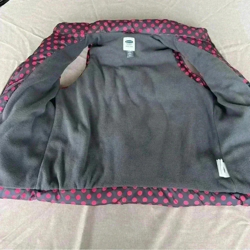 Old Navy kids Frost Free polka dot vest. - Picture 4 of 4